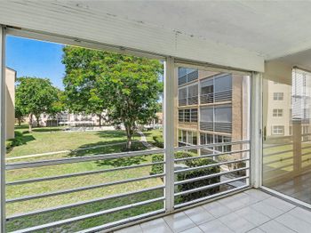 2811 Somerset Dr