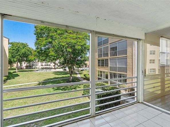 2811 Somerset Dr 209, Lauderdale Lakes FL 33311