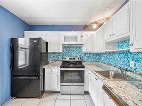 2811 Somerset Dr 209, Lauderdale Lakes FL 33311