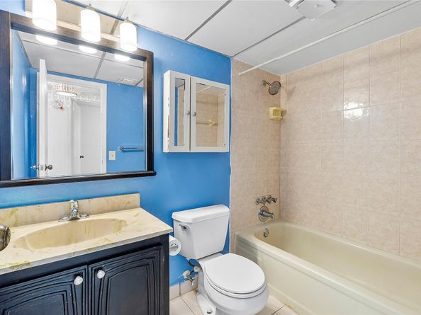 2811 Somerset Dr 209, Lauderdale Lakes FL 33311