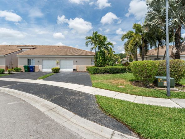 1881 SW 116th Way, Miramar FL 33025