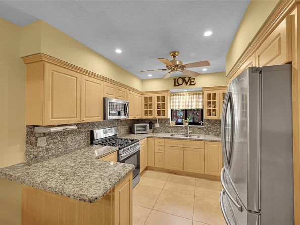 420 SE 5th St, Pompano Beach FL 33060