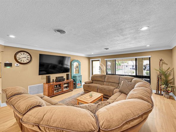 420 SE 5th St, Pompano Beach FL 33060