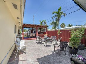 420 SE 5th St, Pompano Beach FL 33060