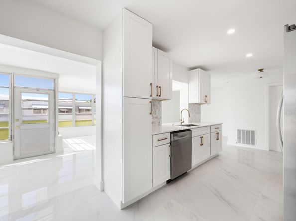8508 NW 59 Place, Tamarac FL 33321