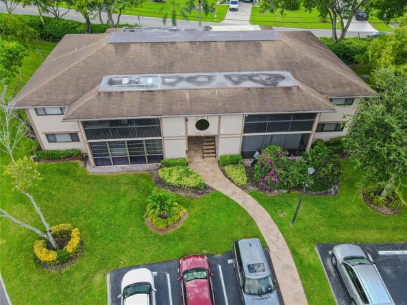 10675 W Clairmont Cir 202, Fort Lauderdale FL 33321