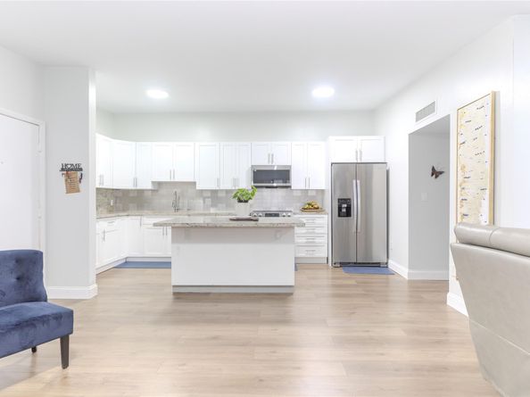10675 W Clairmont Cir 202, Fort Lauderdale FL 33321