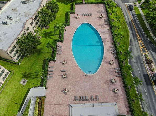 10675 W Clairmont Cir 202, Fort Lauderdale FL 33321
