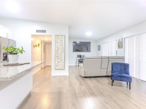 10675 W Clairmont Cir 202, Fort Lauderdale FL 33321