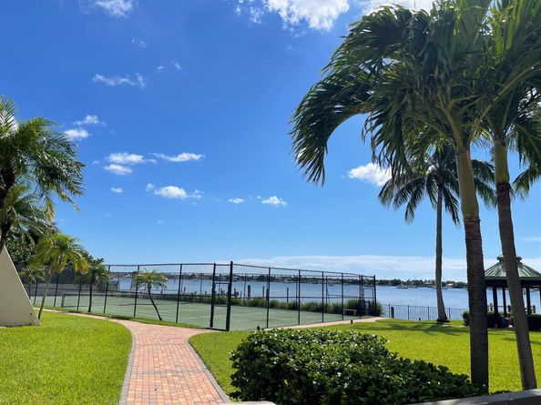 5200 N Flagler Drive 1106, West Palm Beach FL 33407