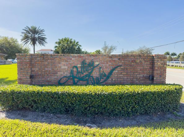 17451 SW 46th St, Southwest Ranches FL 33331