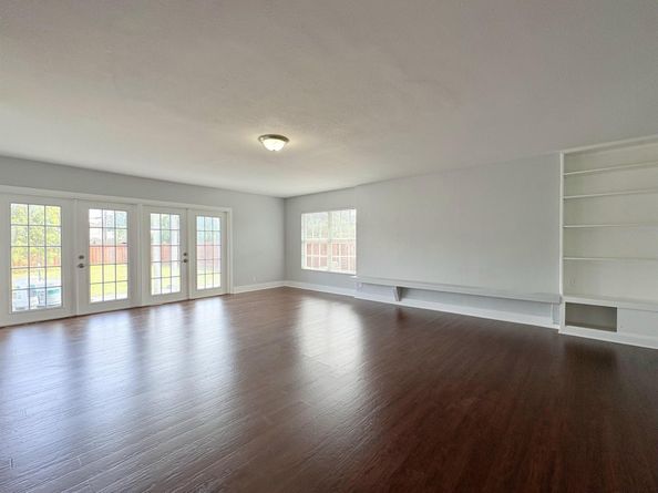 307 4th Street, Lake Park FL 33403