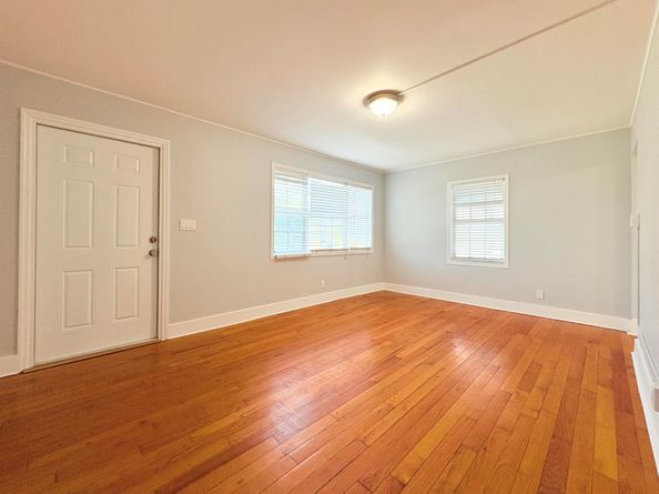 307 4th Street, Lake Park FL 33403
