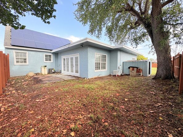 307 4th Street, Lake Park FL 33403
