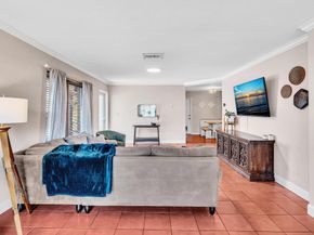 1311 NE 42nd St, Oakland Park FL 33334