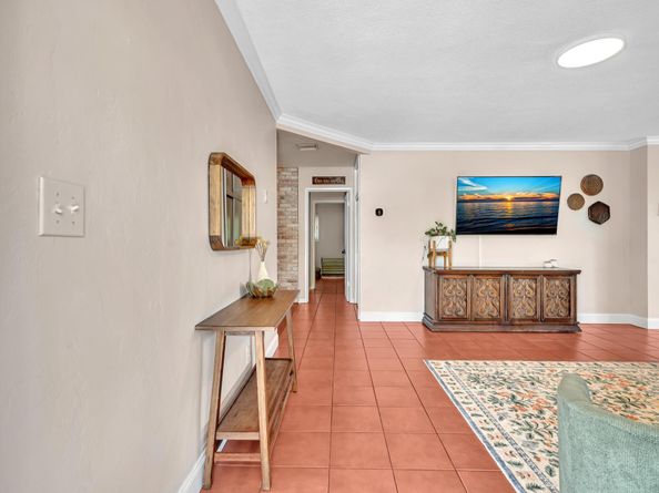 1311 NE 42nd St, Oakland Park FL 33334