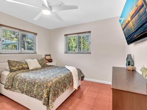 1311 NE 42nd St, Oakland Park FL 33334