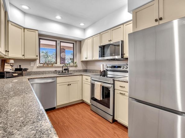 1311 NE 42nd St, Oakland Park FL 33334