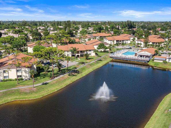 3561 Pine Tree Court A2, Greenacres FL 33463