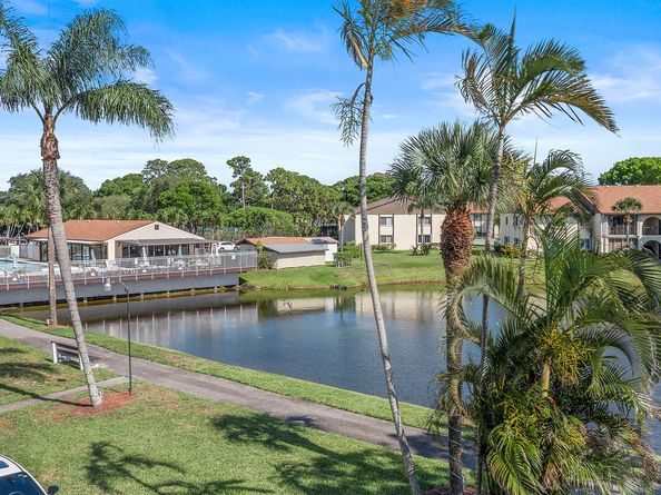 3561 Pine Tree Court A2, Greenacres FL 33463