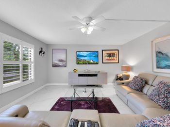 6017 Bayview Dr