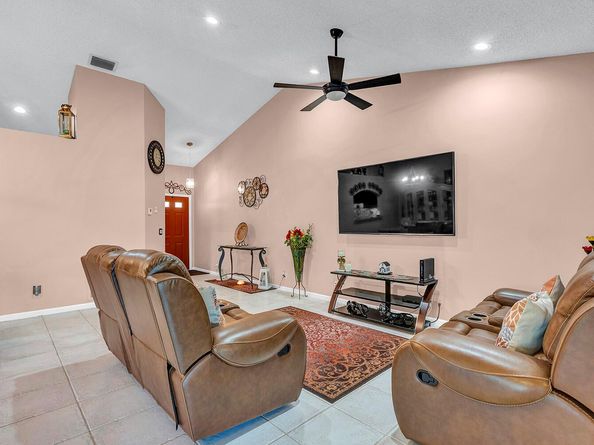5830 Parkwalk Circle W, Boynton Beach FL 33472