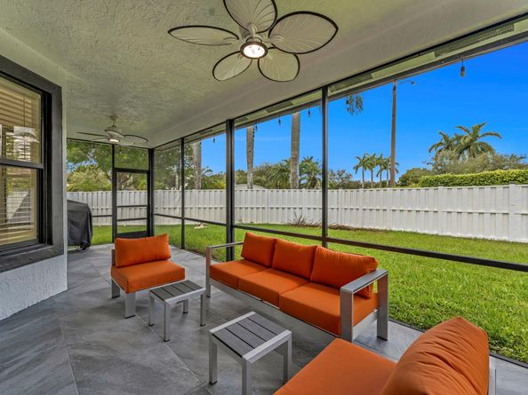 1202 NW 141st Ave, Pembroke Pines FL 33028