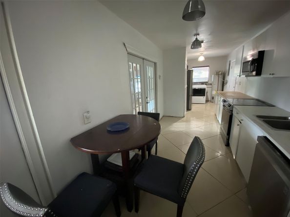 2313 E River Dr, Margate FL 33063