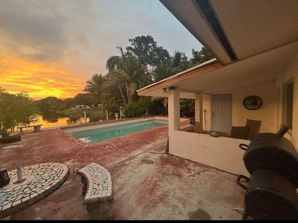 2313 E River Dr, Margate FL 33063