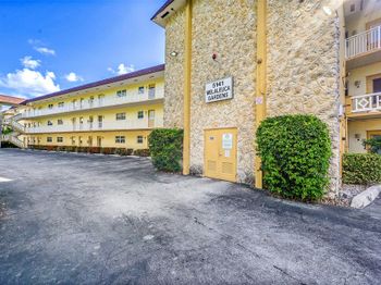 5141 W Oakland Park Blvd