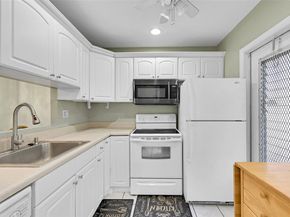 5141 W Oakland Park Blvd 211, Lauderdale Lakes FL 33313
