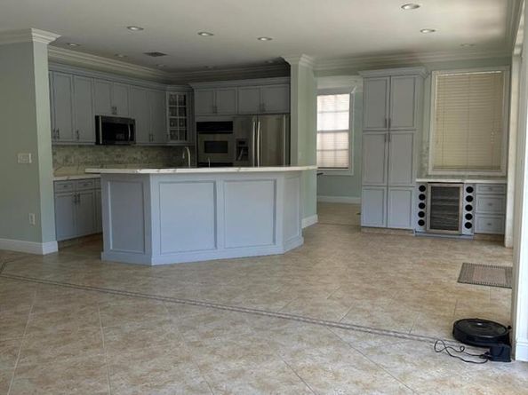 2492 Westmont Lane, Royal Palm Beach FL 33411