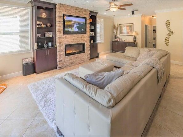 2492 Westmont Lane, Royal Palm Beach FL 33411