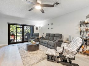 492 Westree Ln, Plantation FL 33324