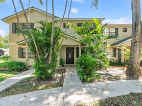 492 Westree Ln, Plantation FL 33324