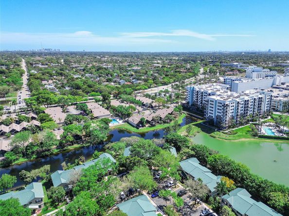 492 Westree Ln, Plantation FL 33324