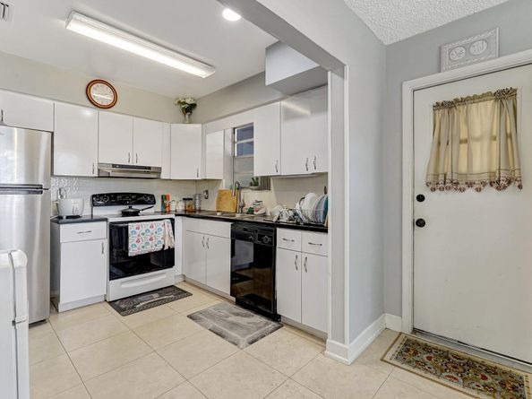 7530 Atlanta Street, Hollywood FL 33024