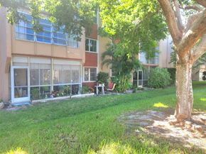 8120 SW 24th St 103, North Lauderdale FL 33068