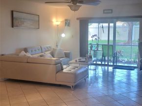 8120 SW 24th St 103, North Lauderdale FL 33068