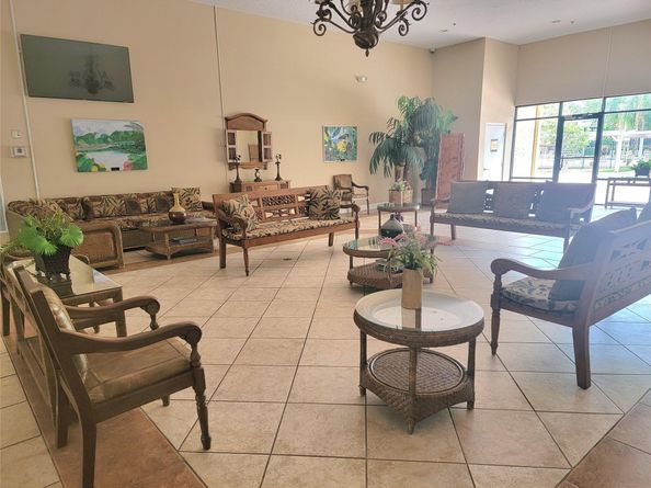 8120 SW 24th St 103, North Lauderdale FL 33068