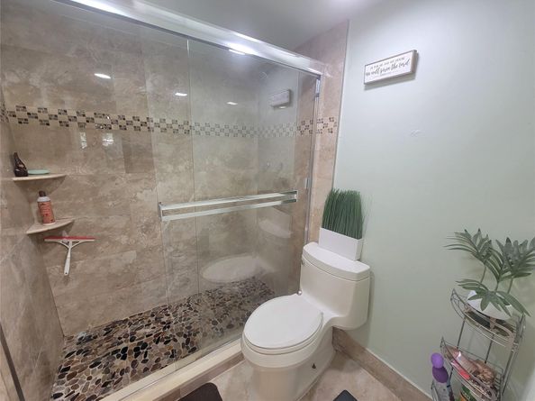 8120 SW 24th St 103, North Lauderdale FL 33068