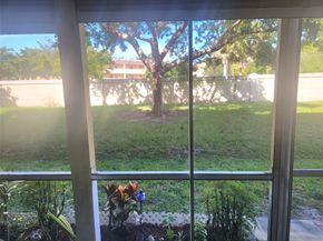 8120 SW 24th St 103, North Lauderdale FL 33068