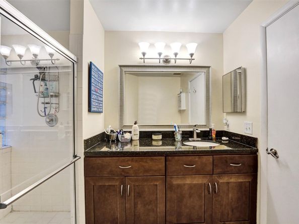 895 SW 180th Ter, Pembroke Pines FL 33029