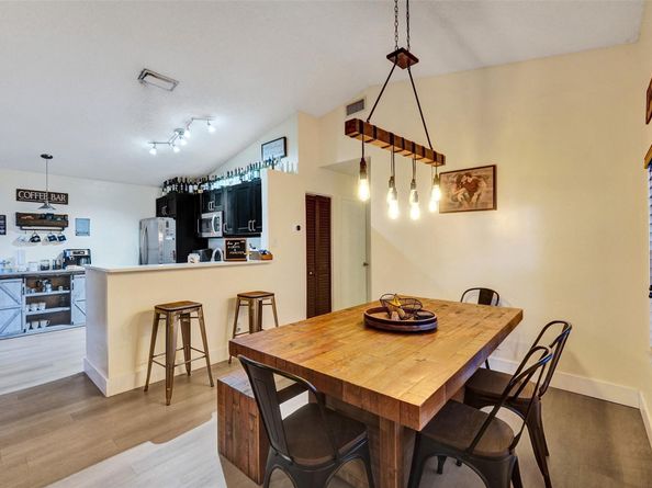 895 SW 180th Ter, Pembroke Pines FL 33029