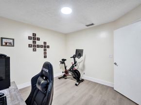 895 SW 180th Ter, Pembroke Pines FL 33029