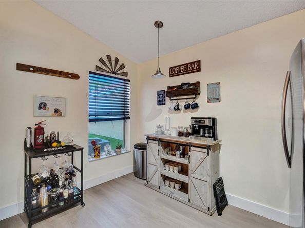 895 SW 180th Ter, Pembroke Pines FL 33029