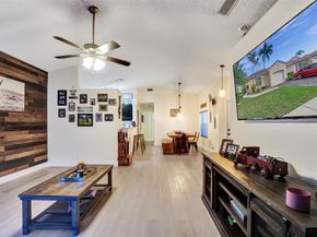 895 SW 180th Ter, Pembroke Pines FL 33029