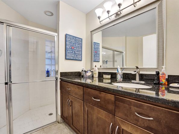 895 SW 180th Ter, Pembroke Pines FL 33029
