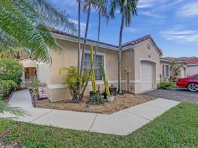895 SW 180th Ter, Pembroke Pines FL 33029