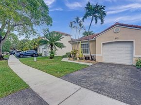 895 SW 180th Ter, Pembroke Pines FL 33029